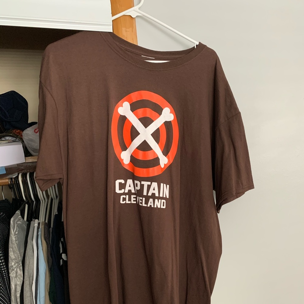 Men’s Cleveland browns captain Cleveland T-shirt